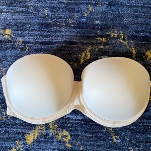Victoria’s Secret strapless bra